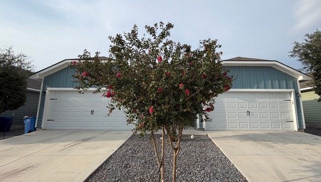 Building Photo - 622 Ashers Pl