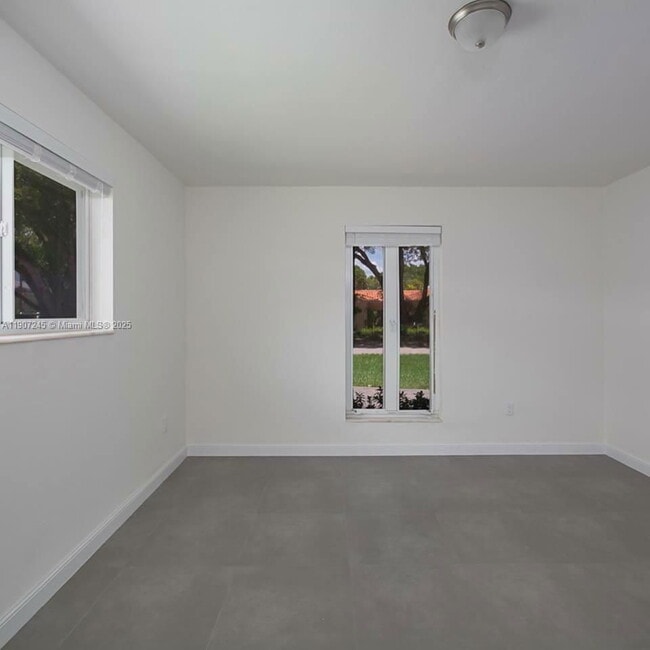 Building Photo - 1126 Cotorro Ave