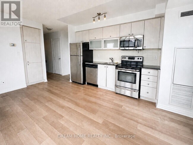 Photo du bâtiment - 2015 Sheppard Ave E