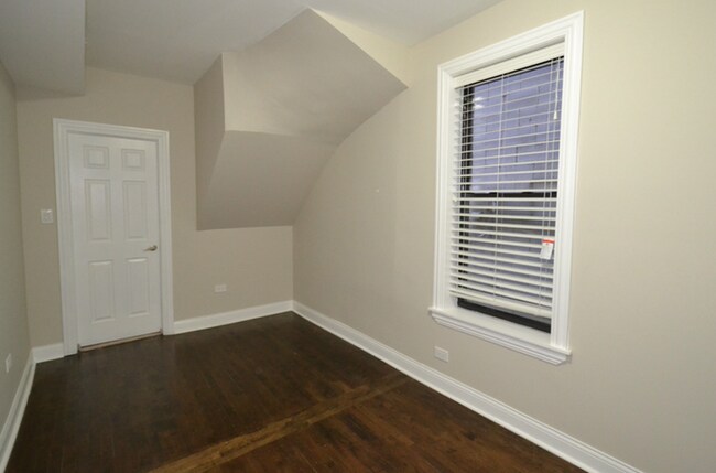 Building Photo - 2 bedroom in Chicago IL 60647