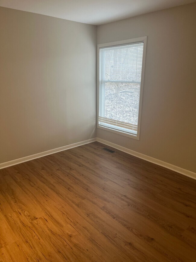 Foto del edificio - 5509 E Lake Dr