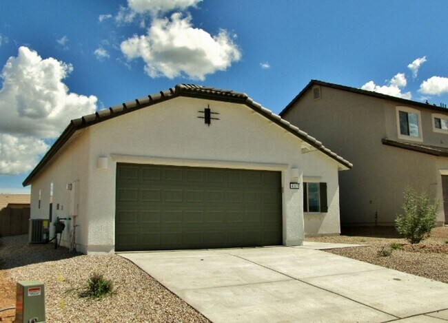 Building Photo - 3BR/2BA/2CG, 1423 sq.ft. rental in the Holiday subdivision, Sierra Vista, AZ