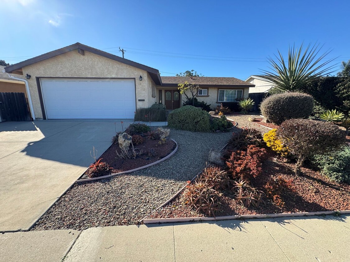 Primary Photo - Charming East Ventura Home