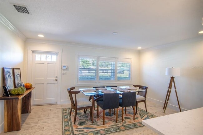 Foto del edificio - 600 43rd Ave NE