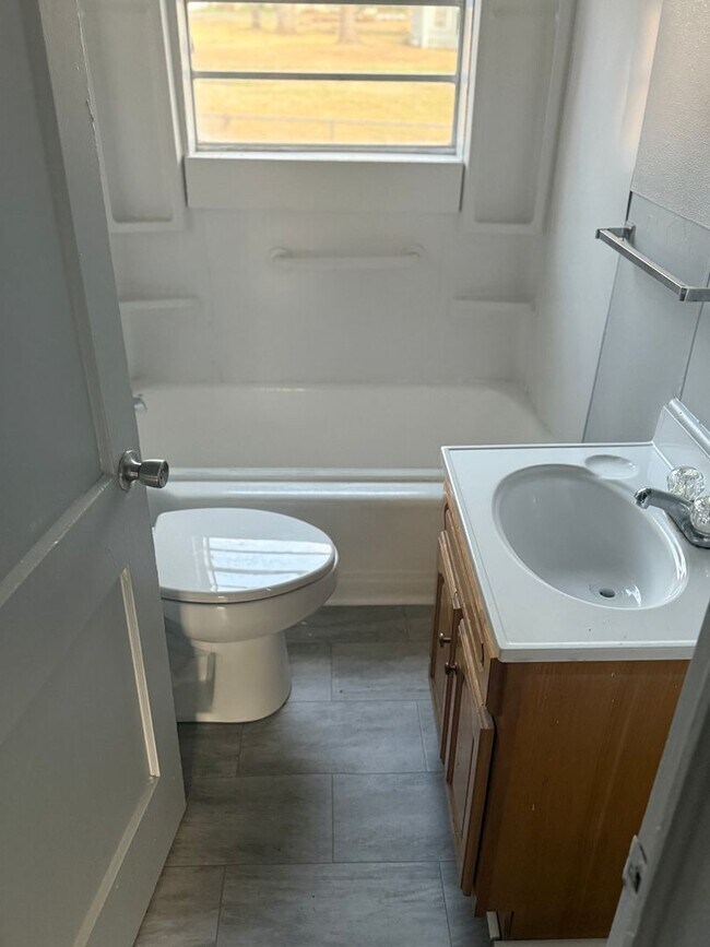 Foto del edificio - 328 N 7th St