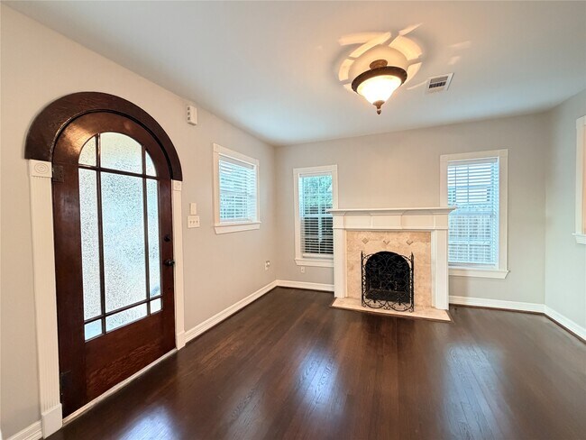Building Photo - 8234 Bonner Dr