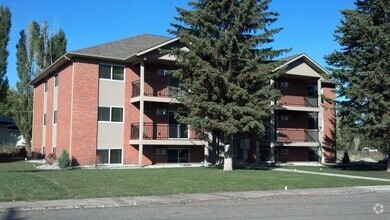 Building Photo - 807 W Villard St