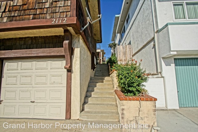 Building Photo - 2112 Hermosa Ave