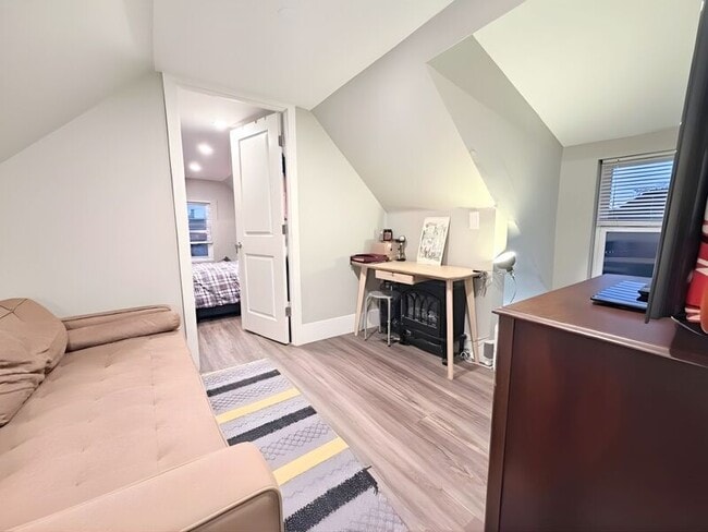 Building Photo - 68 Smith Ave