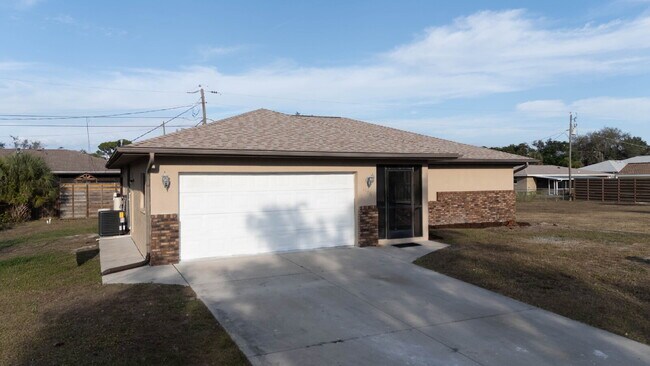 Building Photo - MOVE IN WITH ZERO DEPOSIT - UPDATED 3 BEDROOM HOME IN VENICE