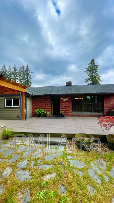 Building Photo - 2023 NE 175th St