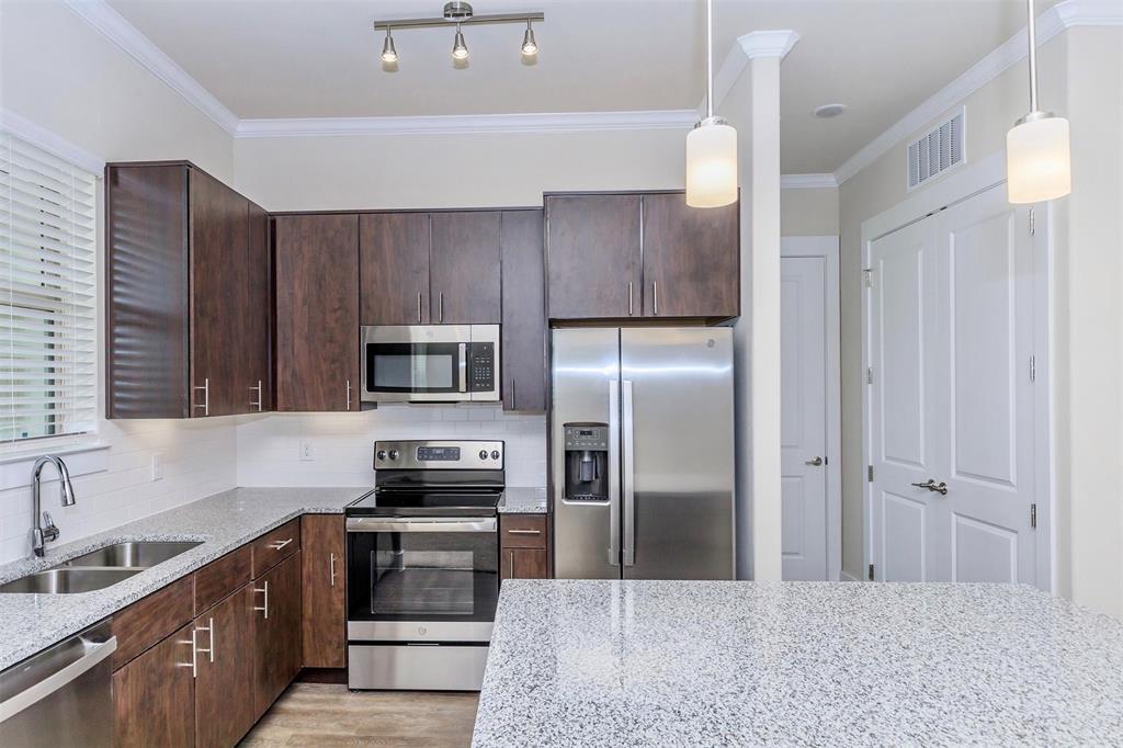Foto principal - 7600 S Mason Rd