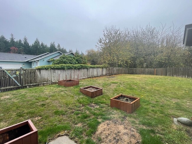Building Photo - Lovely 3 Bedroom Coupeville Home! Huge Back Yard