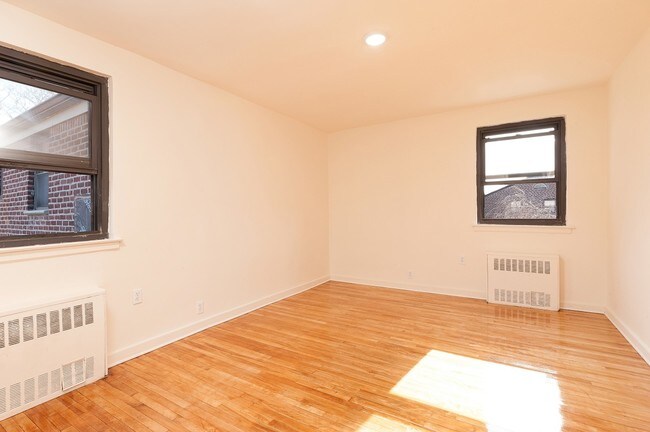 Foto del edificio - 196-55 69th Ave