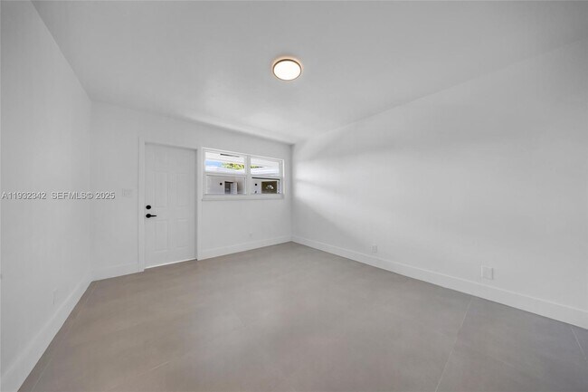 Foto del edificio - 5195 NE 18th Ave