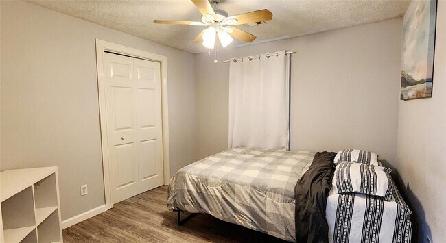 Foto del edificio - 4206 Rosemont St