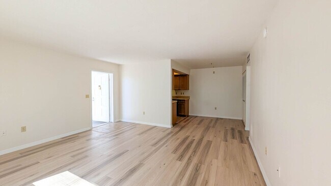 Foto del edificio - OUTSTANDING 1 BEDROOM/1 BATH CONDO!  SUPER PRICE AND LOCATION! CLOSE TO SIESTA KEY!