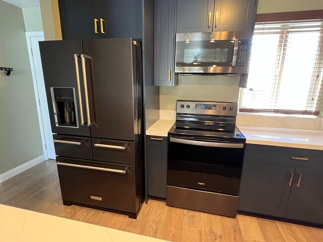 Building Photo - 4185 Mt Alifan Dr