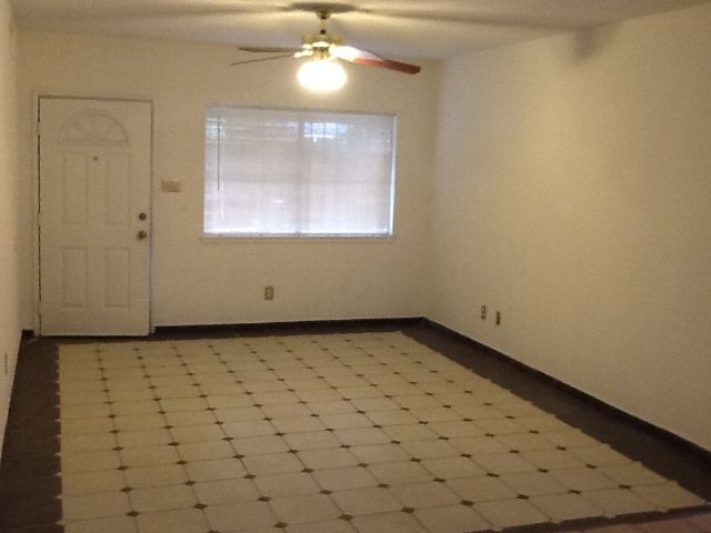 Foto del edificio - Duplex For Rent in Stockton