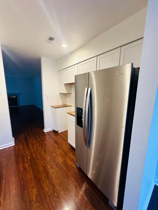 Brand new stainless appliances - 703 Idlewood Ln