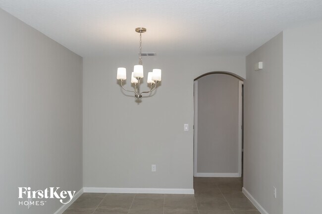 Building Photo - 445 Earhart Dr