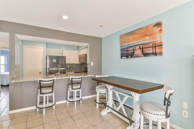 Building Photo - 7312 Seawall Blvd