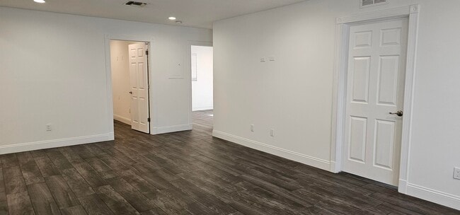 Building Photo - 4300 Purdy Ln