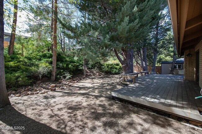 Foto del edificio - 4-Bed + Office | Reno Skyline Stunner | Fully Updated & Ready!