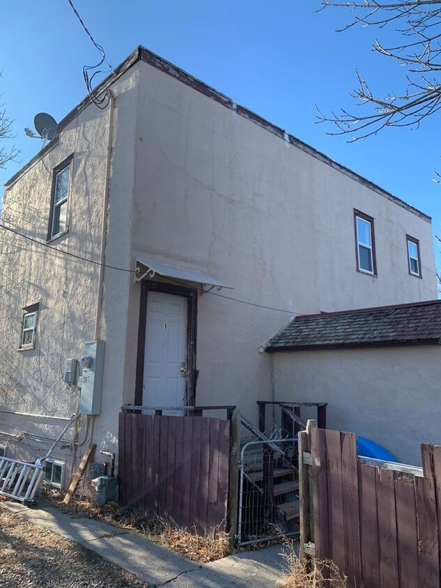 234 1st Ave SE Unit 1, Shelby, MT 59474 Apartments in Shelby, MT