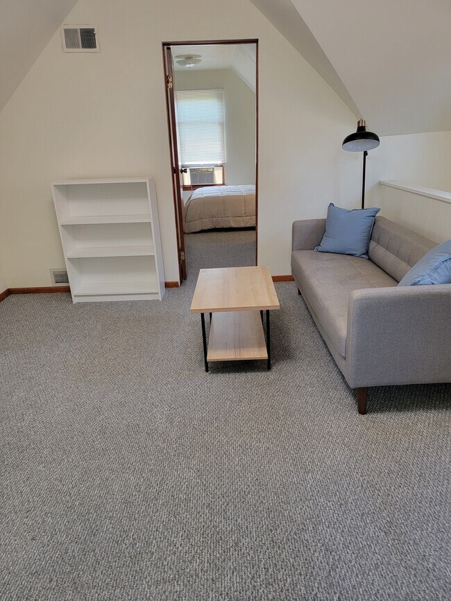 sala de estar - 5517 Claybourne St