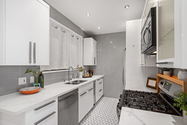 Foto del edificio - 828 N Hudson Ave
