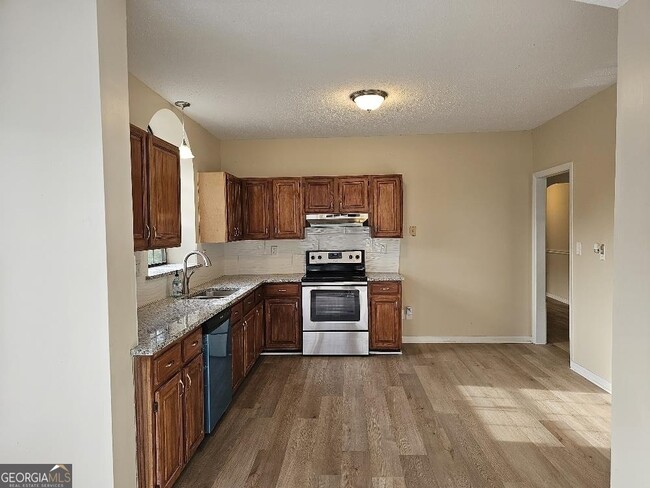 Foto del edificio - 5215 Springdale Rd