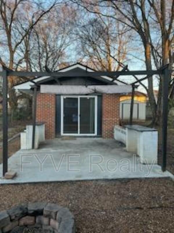 Foto del edificio - 2327 Woodbine Ave