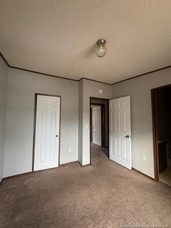 Building Photo - 142 Oak St