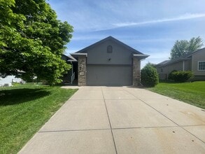 Building Photo - 2309 Aberdeen Dr
