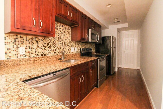 Foto del edificio - 1317 Wallach Pl NW