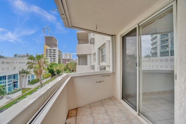 Foto del edificio - 505 NE 30th St