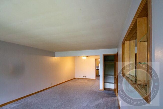 Building Photo - ALANSCO 3331/3333 N 61 ST