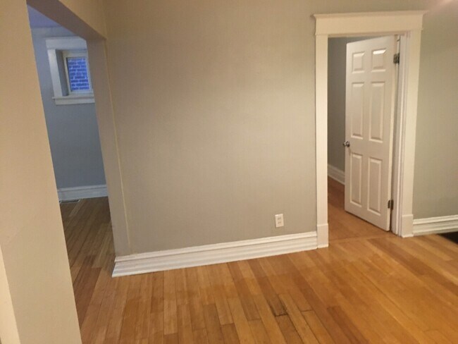 Building Photo - 3909 Miami