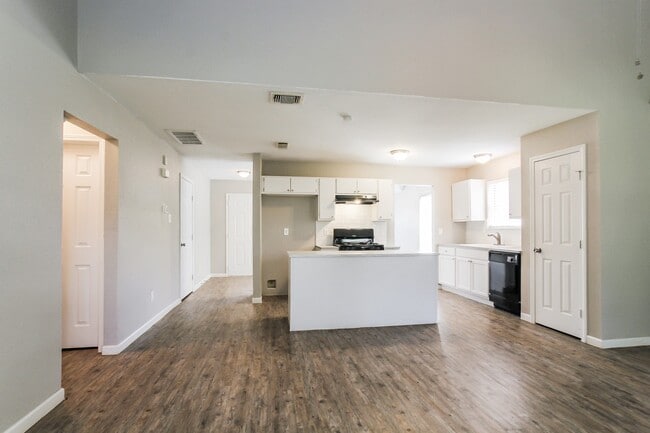 Foto del edificio - 14530 County Cress Dr