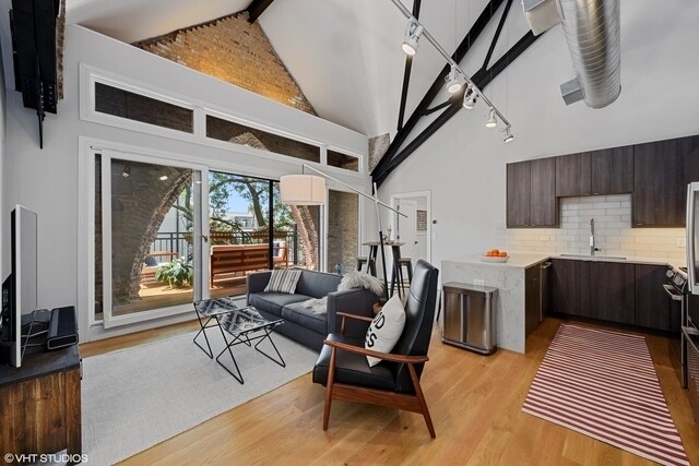 Foto del edificio - 2140 N Richmond St
