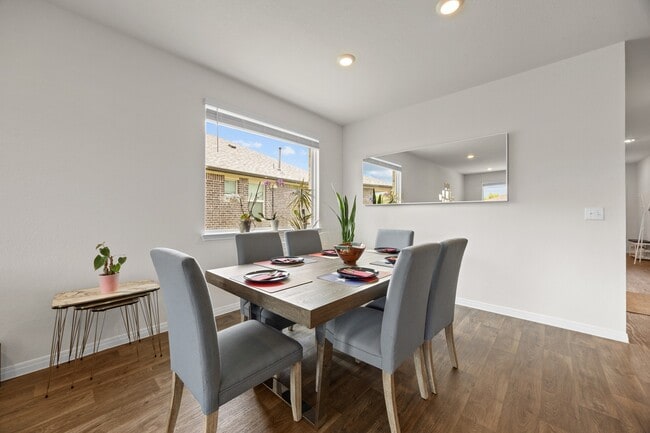 Foto del edificio - 713 Iron Brg Rd