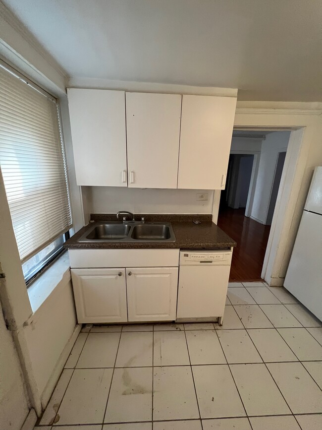 4617 N Albany Ave Unit Garden