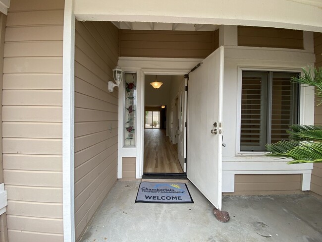 Building Photo - 2620 El Aguila Ln