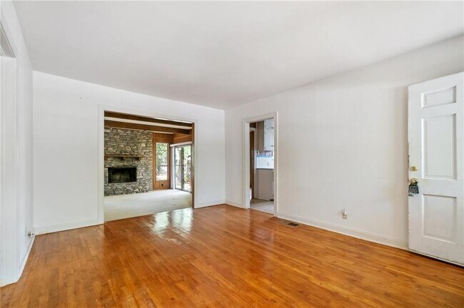 Building Photo - 5512 Avenue G