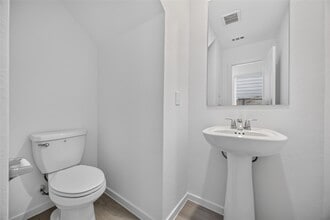 Building Photo - 939 Pertuso Ln