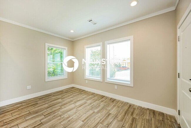 Foto del edificio - 4 Bedroom Pet-Friendly Home in San Antonio...