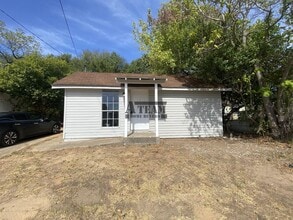 Building Photo - 215 N Gauntt St