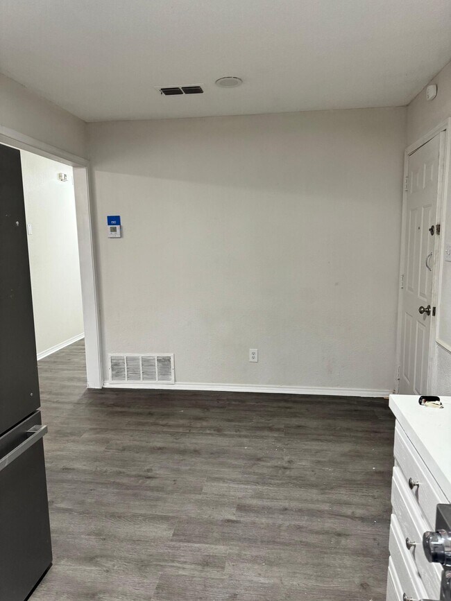 Foto del edificio - 4411-2 Kemper St