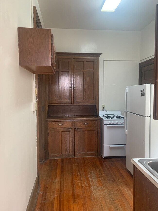 Building Photo - 1 Bedroom Apartment Downtown York at the Square